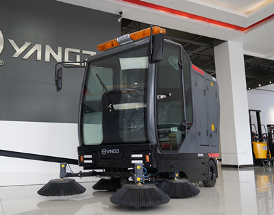 揚(yáng)子掃地機(jī)